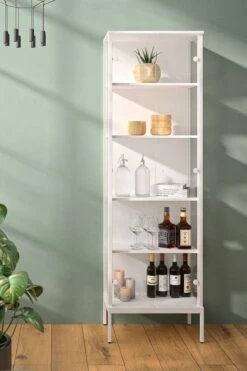 Vitrine Camira - Type A 27 Vitrine Camira - Type A -Armoire Soldes Boutique 1000378030 230413 020 MOOD DETAILS P000000001000378030 mood