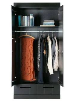 WOOOD Armoire En Pin 2 Portes 2 Tiroirs Blanc -Armoire Soldes Boutique 2c6b834dae434dd7a9c3165ae34f7a3f.cropped 954 0 1712 2360.processed